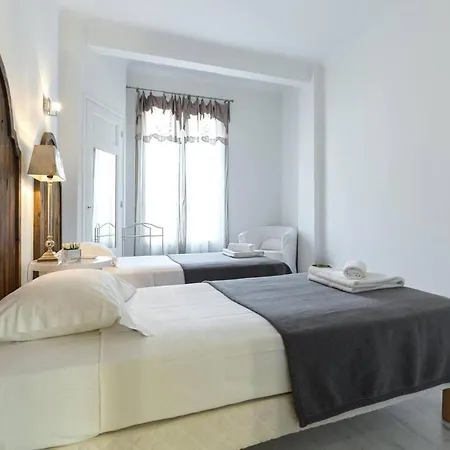 Modern 2-bed Pedestrian Rue Hoche With Ac & Balcony Apartment