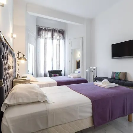 Modern 2-bed Pedestrian Rue Hoche With Ac & Balcony