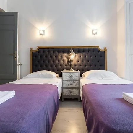 Modern 2-bed Pedestrian Rue Hoche With Ac & Balcony Cannes