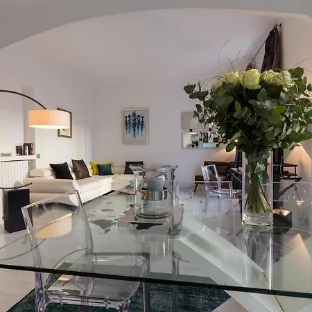 Modern 2-bed Pedestrian Rue Hoche With Ac & Balcony *