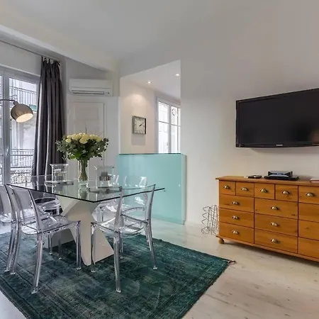 Modern 2-bed Pedestrian Rue Hoche With Ac & Balcony Cannes